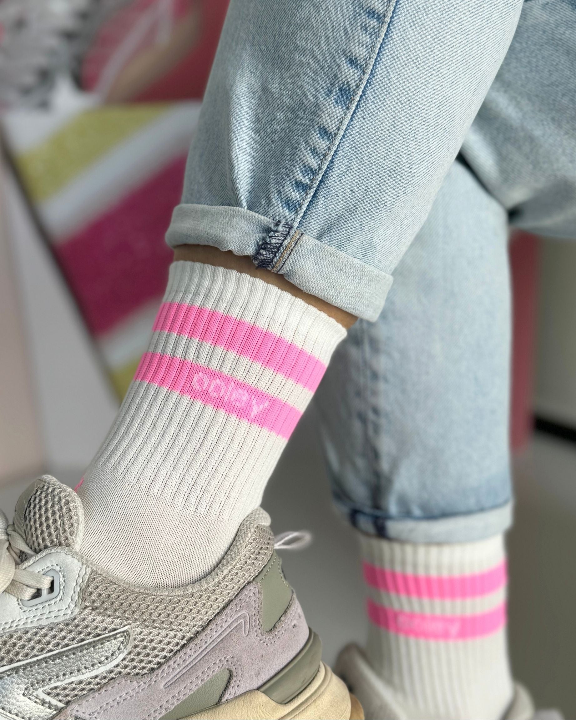 Streetmood Light - White NEON Pink