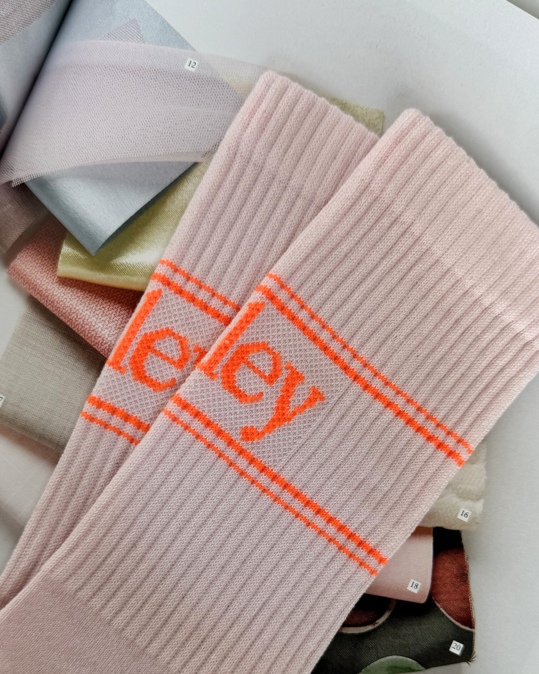 Pastel - NEON Flamingo