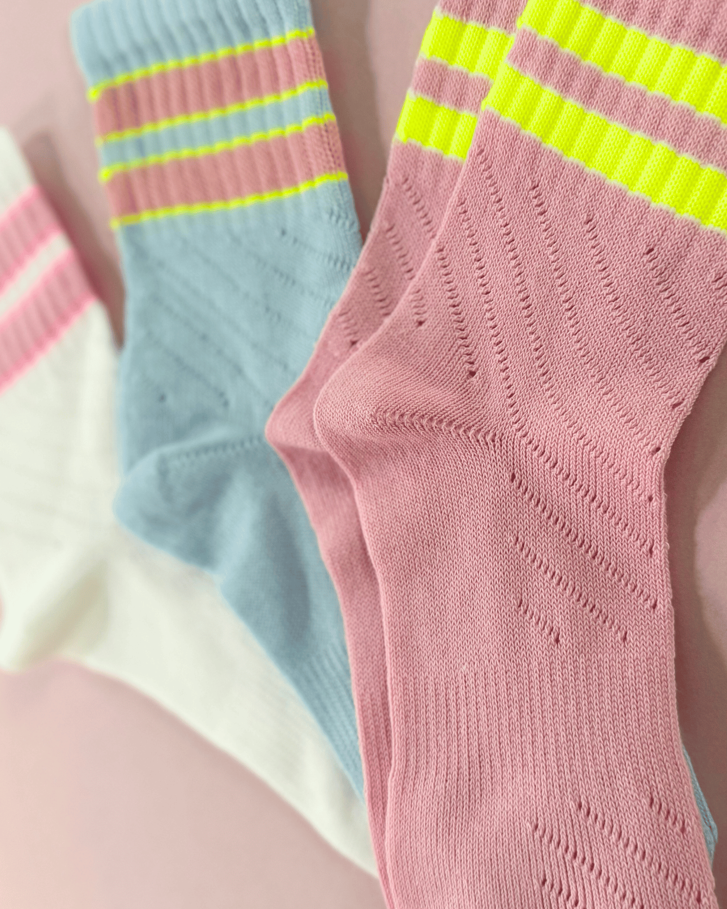 Sporty Mesh - NEON Sky